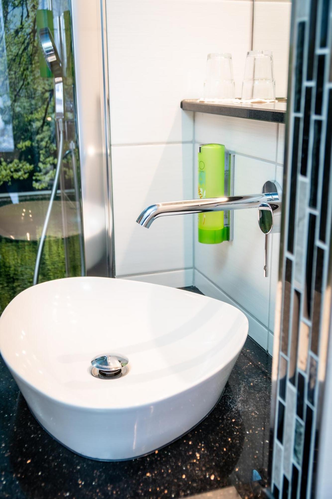 Landhotel Zur Gruenen Kutte Bernshausen Extérieur photo