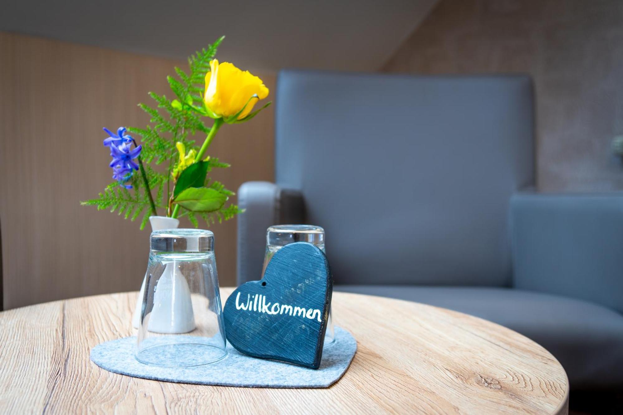 Landhotel Zur Gruenen Kutte Bernshausen Extérieur photo