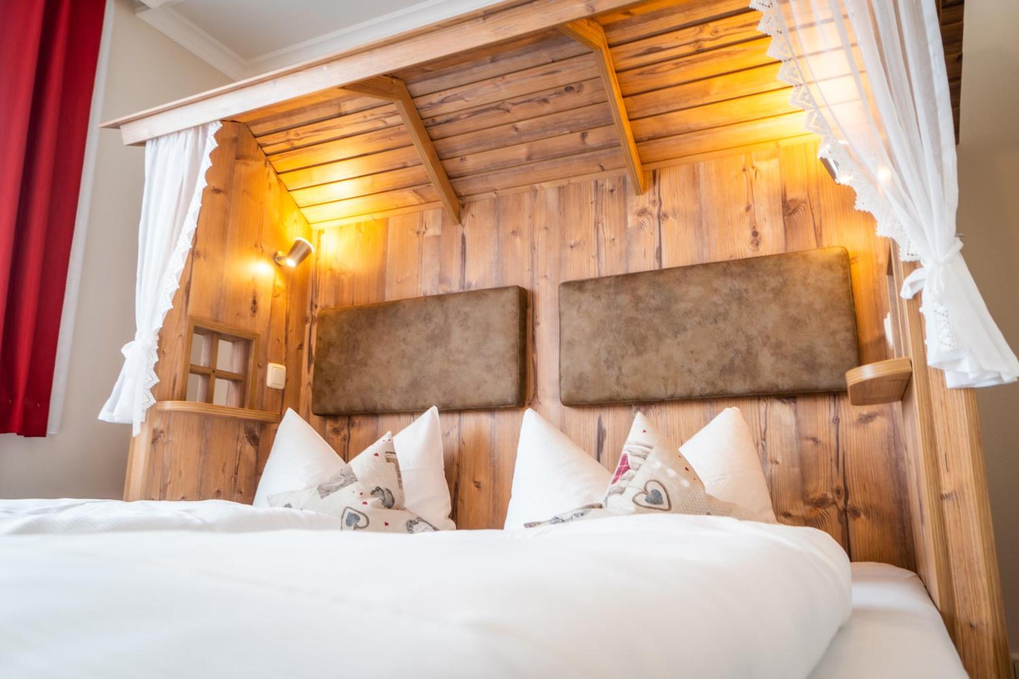 Landhotel Zur Gruenen Kutte Bernshausen Extérieur photo