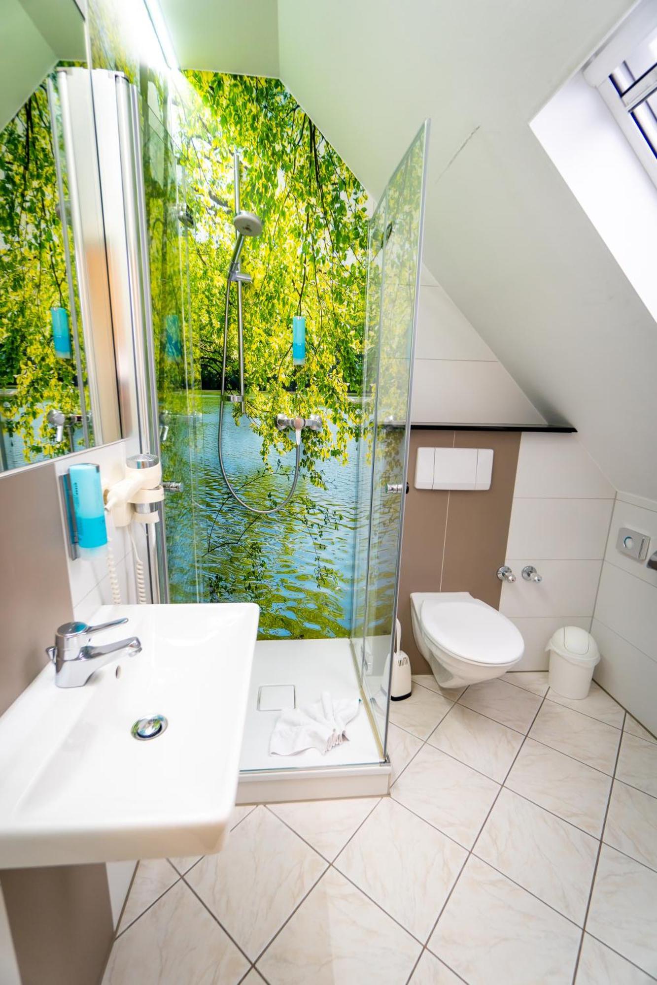 Landhotel Zur Gruenen Kutte Bernshausen Extérieur photo