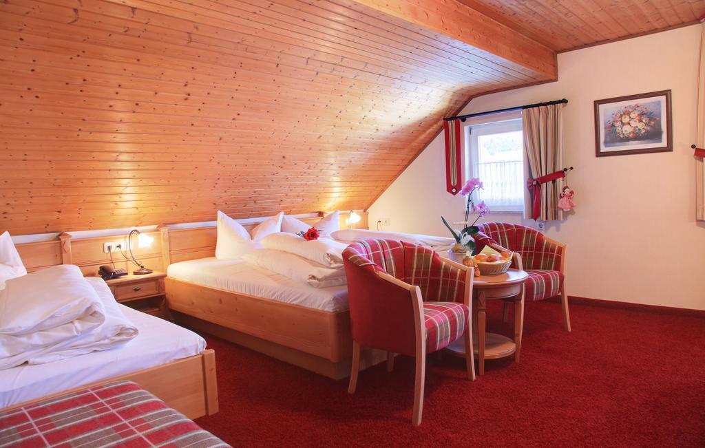Landhotel Zur Gruenen Kutte Bernshausen Chambre photo