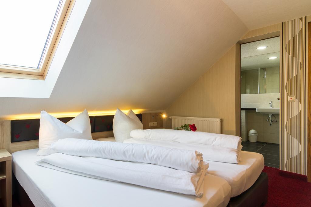 Landhotel Zur Gruenen Kutte Bernshausen Extérieur photo